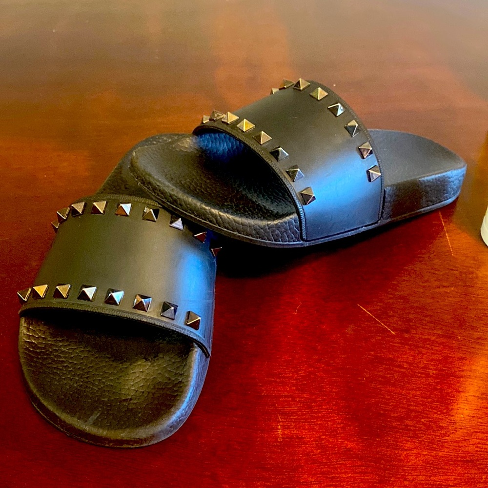 Valentino Garavani Rockstud rubber sandals.6 1/2 women. New no wear on soles.